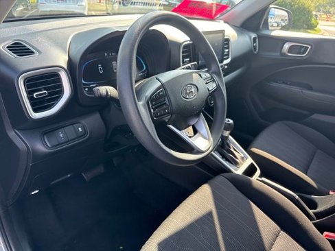 Certified 2023 Hyundai Venue SE image 14