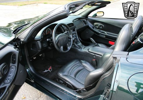Used 2001 Chevrolet Corvette Convertible w/ Preferred Equipment Group2 image 20
