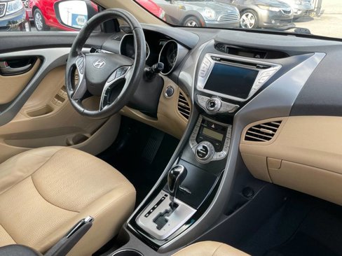 Used 2013 Hyundai Elantra Limited w/ Technology Pkg image 16