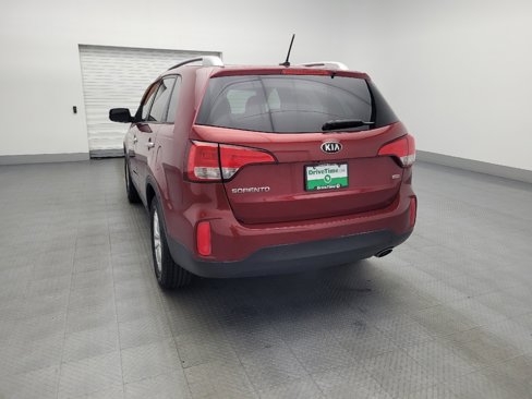 Used 2015 Kia Sorento LX image 6