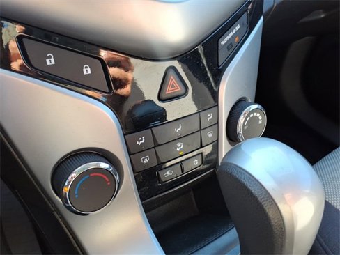 Used 2014 Chevrolet Cruze LS image 35