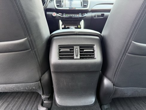 Used 2017 Honda Accord EX-L image 31