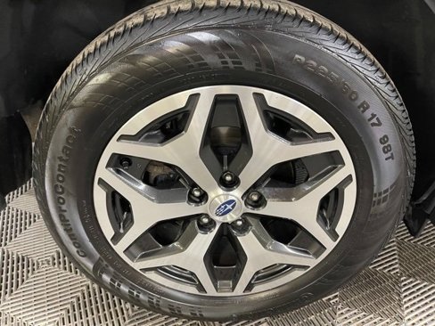 Used 2020 Subaru Forester Premium image 11