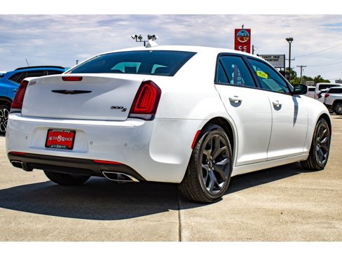 Used 2021 Chrysler 300 S image 6