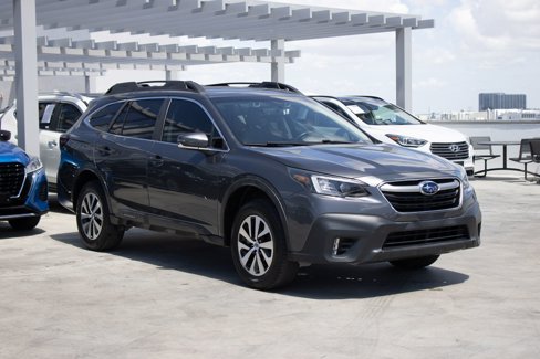 Used 2021 Subaru Outback Premium image 3