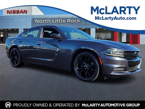 Used 2018 Dodge Charger SXT w/ Blacktop Package image 1