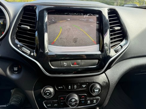 Used 2019 Jeep Cherokee High Altitude image 10