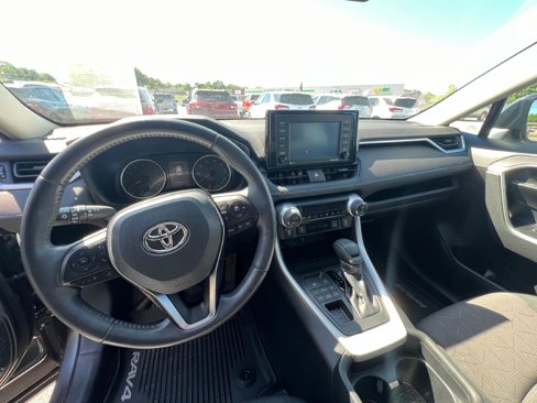 Used 2020 Toyota RAV4 XLE image 10