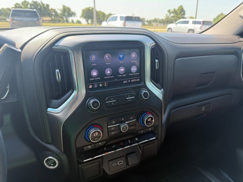 Used 2020 Chevrolet Silverado 1500 LT w/ Texas Edition image 18
