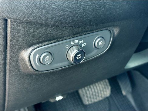 Used 2020 Chevrolet Equinox LT image 10