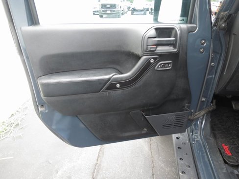 Used 2017 Jeep Wrangler Unlimited Rubicon image 21