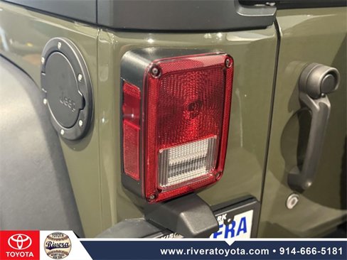 Used 2016 Jeep Wrangler Unlimited Rubicon image 10