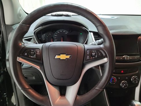 Used 2020 Chevrolet Trax LT w/ Driver Confidence Package image 24