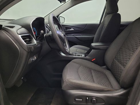 Used 2020 Chevrolet Equinox LT image 17