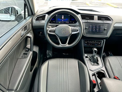 Used 2023 Volkswagen Tiguan SE image 21