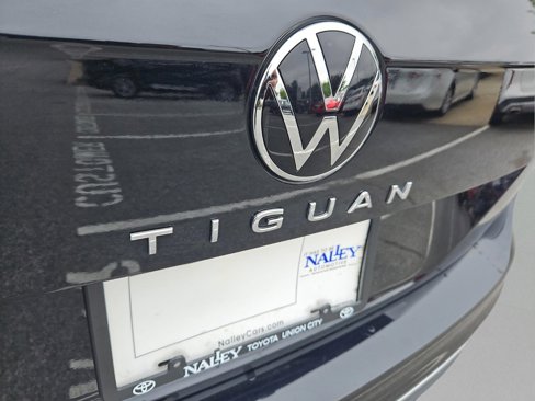 Used 2024 Volkswagen Tiguan SE image 10