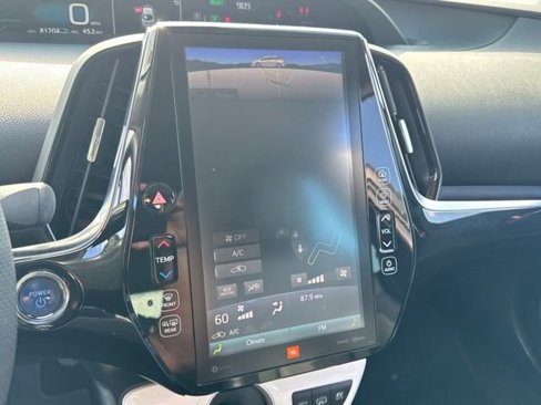 Used 2017 Toyota Prius Prime image 24