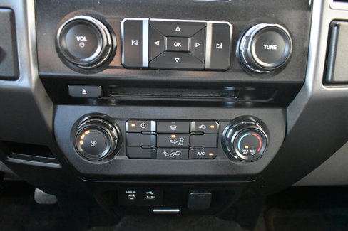Used 2015 Ford F150 XLT image 23