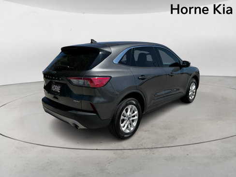 Used 2020 Ford Escape SE image 4