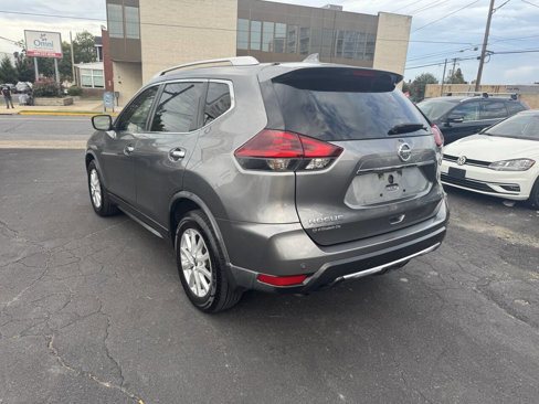 Used 2019 Nissan Rogue SV image 3