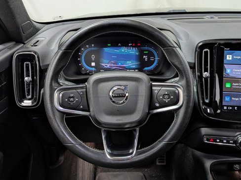 Used 2021 Volvo XC40 P8 Recharge w/ Advanced Package image 31