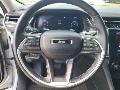 Used 2022 Jeep Grand Cherokee Limited image 24