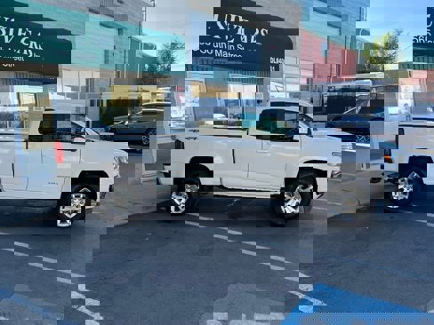 Used 2022 Chevrolet Colorado LT w/ Fleet Safety Package image 9