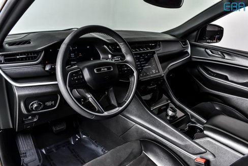Used 2024 Jeep Grand Cherokee L Laredo image 16