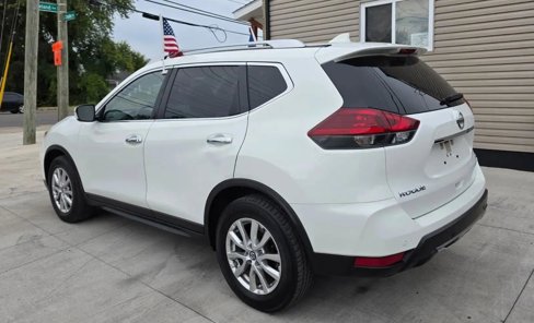 Used 2020 Nissan Rogue SV image 4