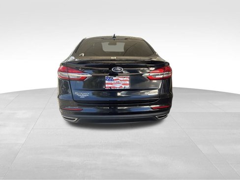 Used 2019 Ford Fusion Titanium image 5