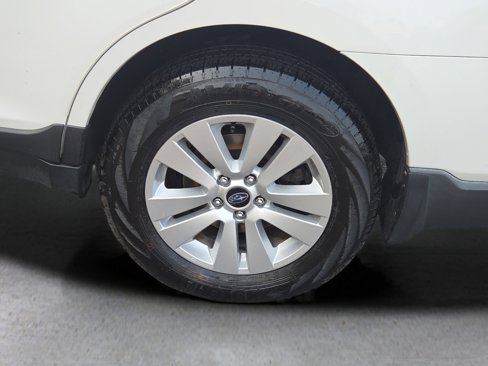 Used 2019 Subaru Outback 2.5i Premium image 26