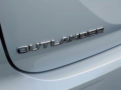 Used 2023 Mitsubishi Outlander SEL image 9