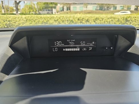 Used 2022 Subaru Crosstrek 2.0i Premium image 33