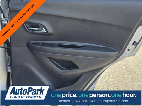 Used 2020 Chevrolet Trax LT w/ Redline Edition image 33