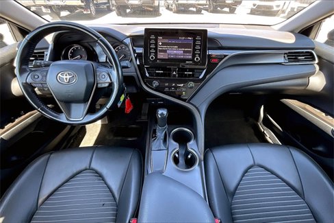 Used 2021 Toyota Camry SE image 14