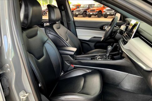 Certified 2024 Jeep Compass Limited image 8