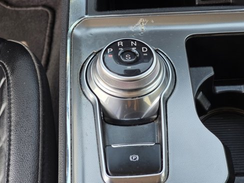 Used 2024 Ford Edge Titanium image 10