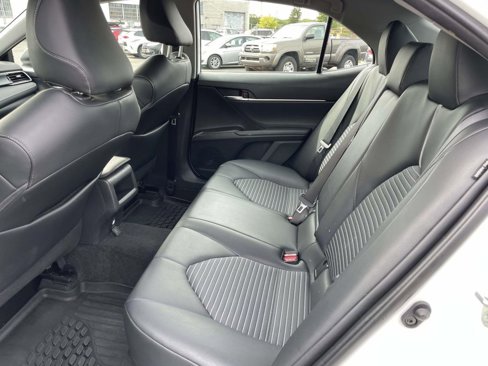 Used 2023 Toyota Camry SE image 11