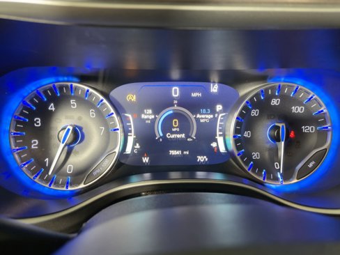 Used 2020 Chrysler Pacifica Touring-L w/ Advanced Safetytec Group image 15