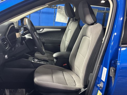 Used 2020 Ford Escape SE image 13