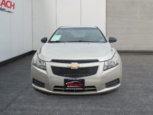 Used 2014 Chevrolet Cruze LS image 9