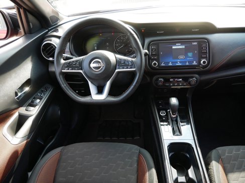 Used 2023 Nissan Kicks SR image 12
