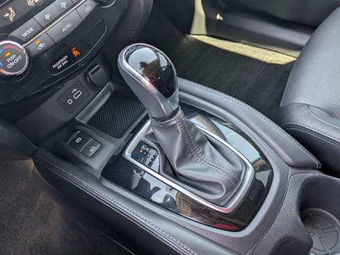 Used 2019 Nissan Rogue SL image 27