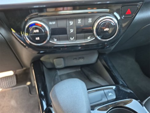 Used 2024 Chevrolet Trax ACTIV w/ Sunroof Package image 26