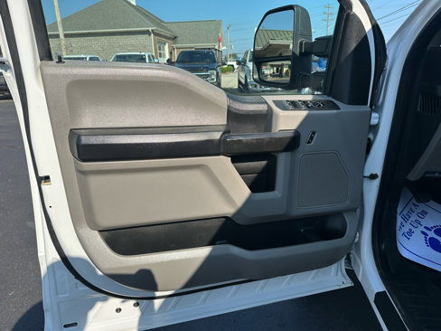 Used 2017 Ford F550 4x4 Crew Cab Super Duty image 9