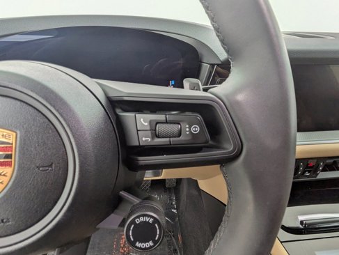 Used 2025 Porsche Cayenne image 14