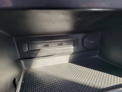 Used 2020 Volkswagen Tiguan S image 25