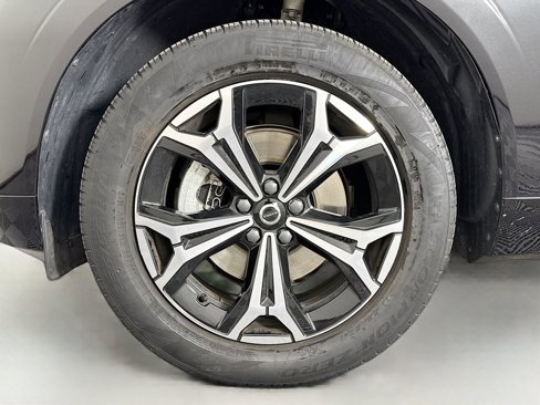 Used 2022 Volvo XC60 B5 Momentum image 31