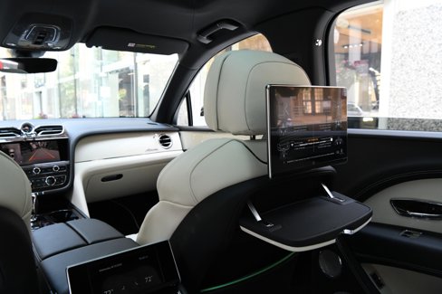 New 2025 Bentley Bentayga Extended Wheelbase image 12