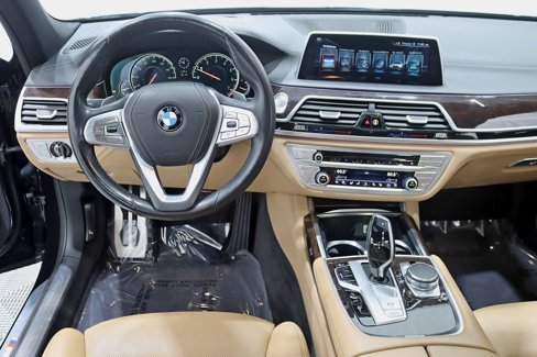 Used 2016 BMW 750i xDrive image 12
